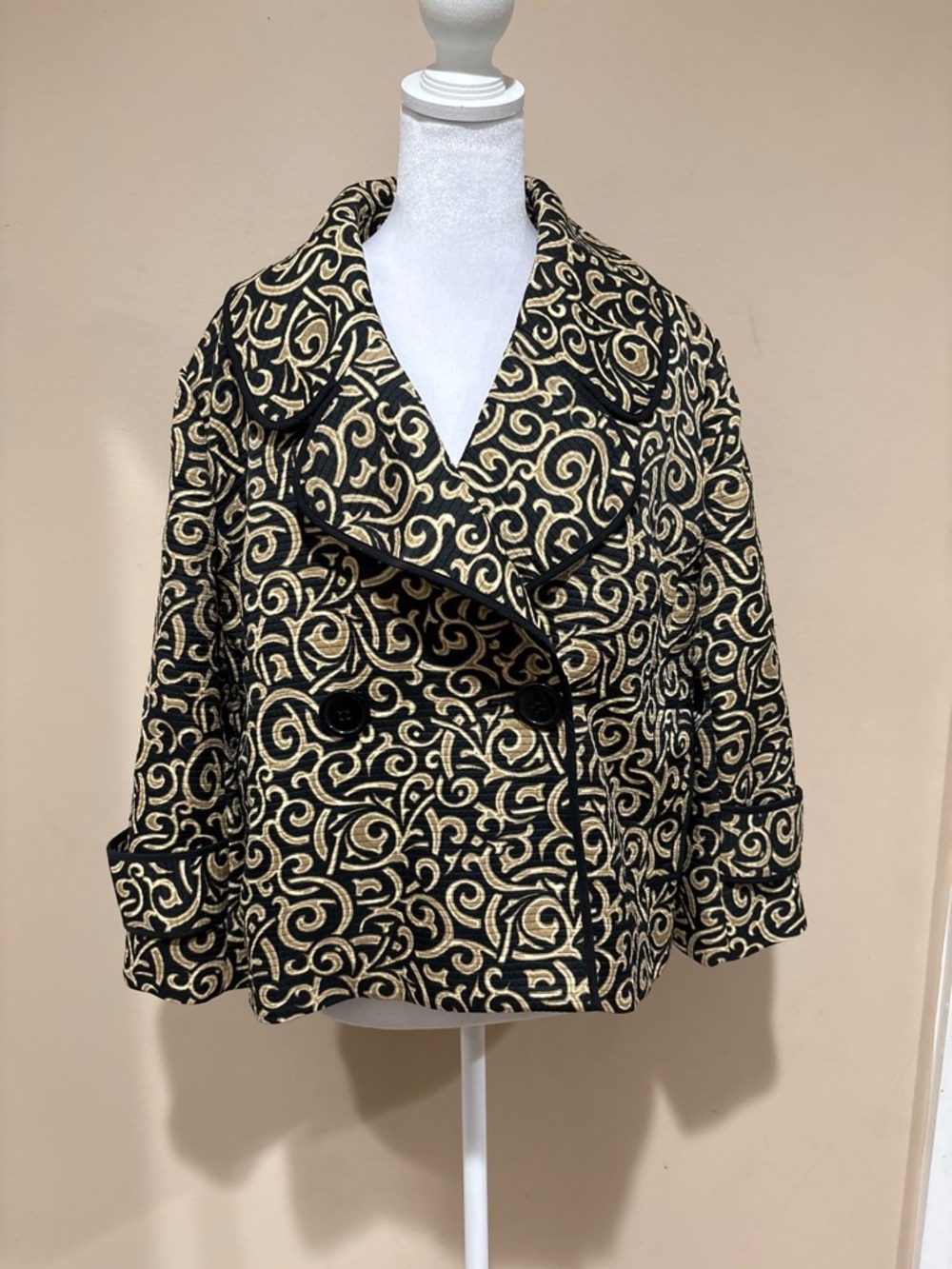 Vintage Black & Gold Patterned Jacquard 3/4 sleeve Peacoat Jacket